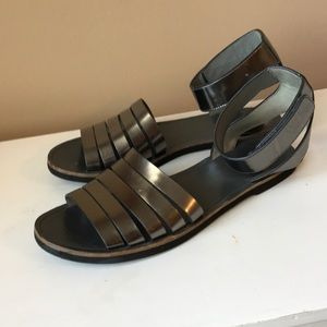 Vince Leather Velcro Stap Sandal Graphite Gray
